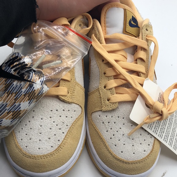 Women’s Nike Dunk Low LX Yellow/White DV7411-200 USED Size 6 - Picture 13 of 13